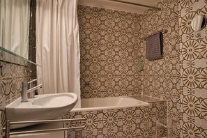 Shower, hair dryer, towels - Hochtal Holiday Home with Mountain Views, Private Terrace, and Wi-Fi (Bernau im Schwarzwald)