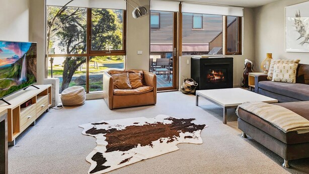 Fireplace - Snow Stream 8 - Alpine Luxury in the Heart of Woodridge (Thredbo)