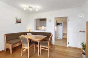 Dining - Apartment “Schellenberg” with Mountain View, Private Terrace, and Wi-Fi (Herrischried)