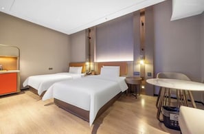 Standard Twin Room | Desk, laptop workspace, free WiFi - Huameida AnKe S Internation Hotel (Guangzhou)