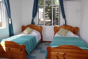 Iron/ironing board, WiFi, bed sheets - Sunset view suite personal Patio wiew panoramic mountain view and sunset (Trou D'eau Douce)