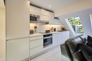 Fridge, microwave, oven, stovetop - Host & Stay | Ross's View, Attic, Apartment 5 (Whitby)