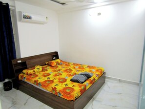 2 bedrooms, free WiFi, bed sheets, wheelchair access - Serenity Homes-2Bhk-10 Min from Rushikonda, Visakhapatnam (Visakhapatnam)