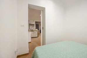 WiFi, bed sheets - Holiday Home 'Sicilia Biadda' with Wi-Fi and Air Conditioning (Terrasini)