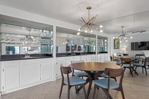 Dining - Portola Pointe - Spacious Spanish Style Condo in Los Pueblos with Koi Filled Lag (Palm Springs)