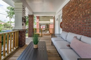 Terrace/patio - Stylish & Cozy Apartment with Modern Updates (Kansas City)