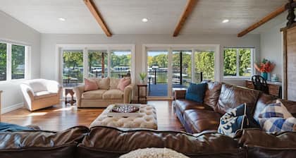 Lakefront, Private Dock, Boat Slip and Indoor Fishing. Airport next door.
