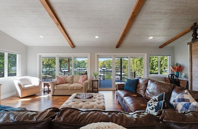 Lakefront, Private Dock, Boat Slip and Indoor Fishing.  Golf, airport next door.