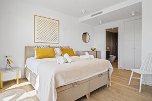 1 bedroom, iron/ironing board, free WiFi, bed sheets - Chic 1 Bedr. Apt & solarium ALCAZABA LAGOON (2115) (Casares)