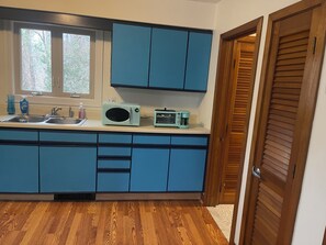 Interior - Work, Play, and Stay at this waterfront escape! (Freetown)