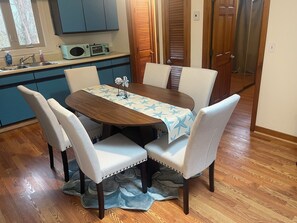 Dining - Work, Play, and Stay at this waterfront escape! (Freetown)