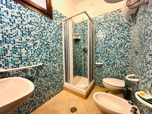 Chambre Double ou avec lits jumeaux, vue mer | Salle de bain