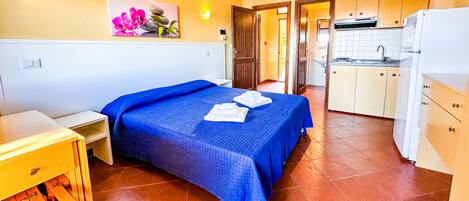 Studio, Sea View | In-room safe, desk, free WiFi