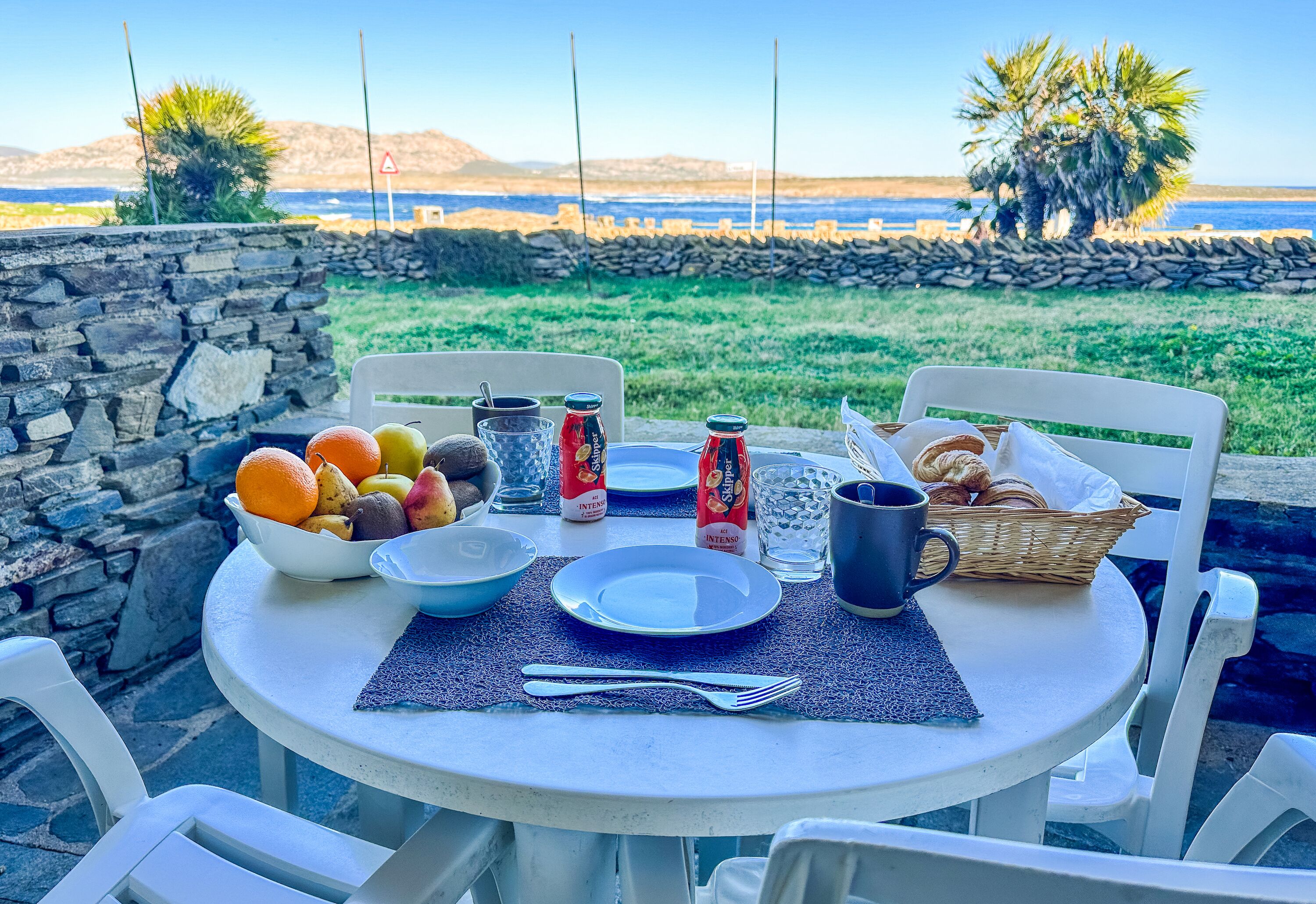 Safe på rommet, skrivebord og wi-fi (inkludert)