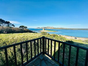 Safe på rommet, skrivebord og wi-fi (inkludert)