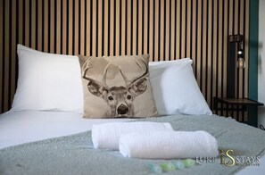 Iron/ironing board, Internet, bed sheets