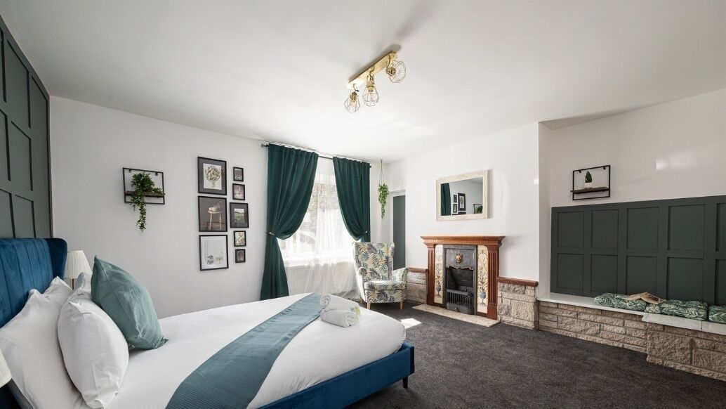 Iron/ironing board, Internet, bed sheets