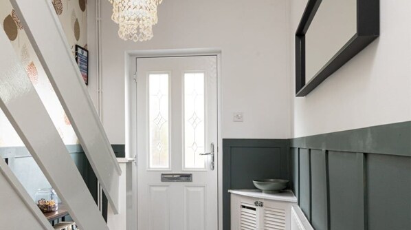 Interior - Luke Stays - Whitley Road, Holystone (Newcastle Upon Tyne)