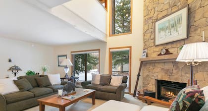 I1 Gore Creek Meadows -Gorgeous Mountain Home, Private Hot Tub!