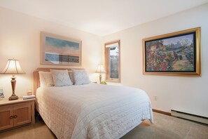 Free WiFi, bed sheets - I1 Gore Creek Meadows -Gorgeous Mountain Home, Private Hot Tub! (Vail)