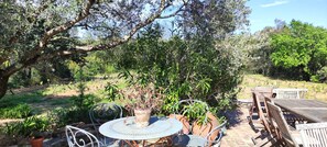 Outdoor dining - Hotel La Ferme Ladouceur (Ramatuelle)