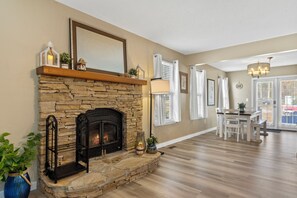 Interior - The Place to Be – Relax & Recharge (Eatonton)