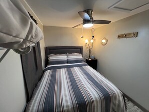 2 slaapkamers, een strijkplank/strijkijzer, wifi, beddengoed