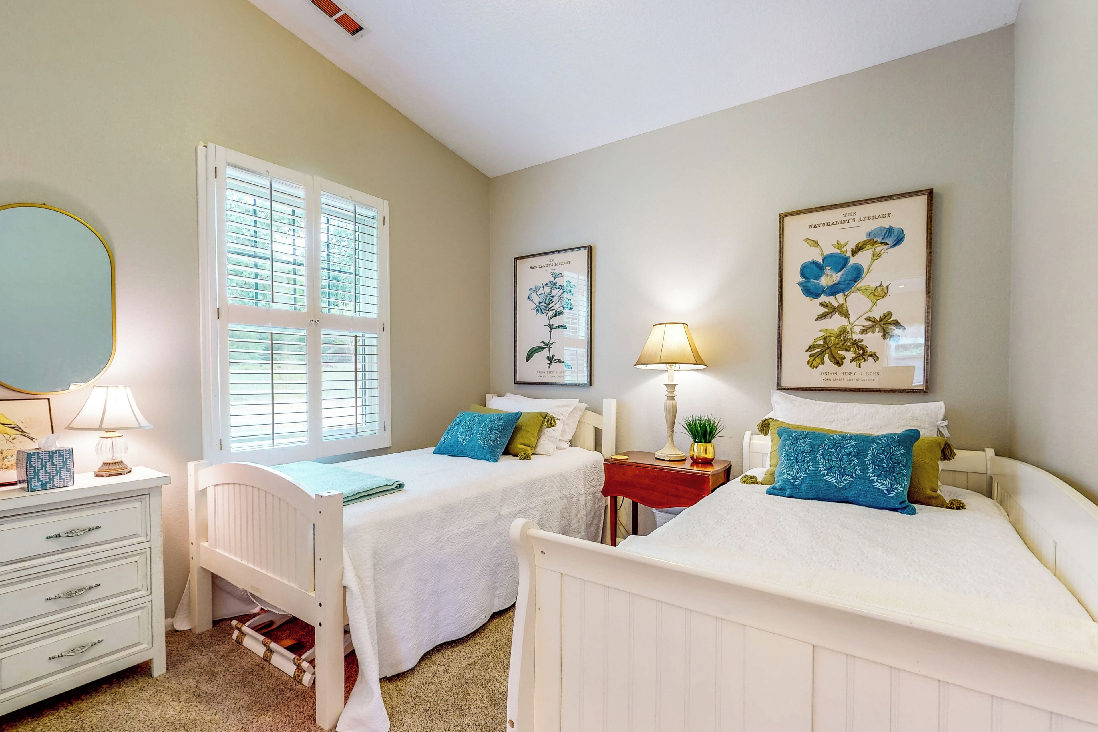 2 bedrooms, iron/ironing board, travel crib, internet