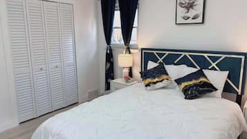 Iron/ironing board, WiFi, bed sheets