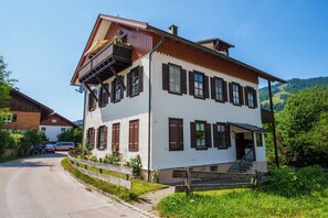 Exterior - Old schoolyard - Apartment Freistunde (Oberstaufen)