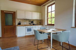 Private kitchen - Old schoolyard - Apartment Freistunde (Oberstaufen)