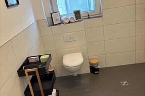 Shower, hair dryer, towels, toilet paper - Apartment Stielzchen - Teutoquartier (Recke Steinbeck)