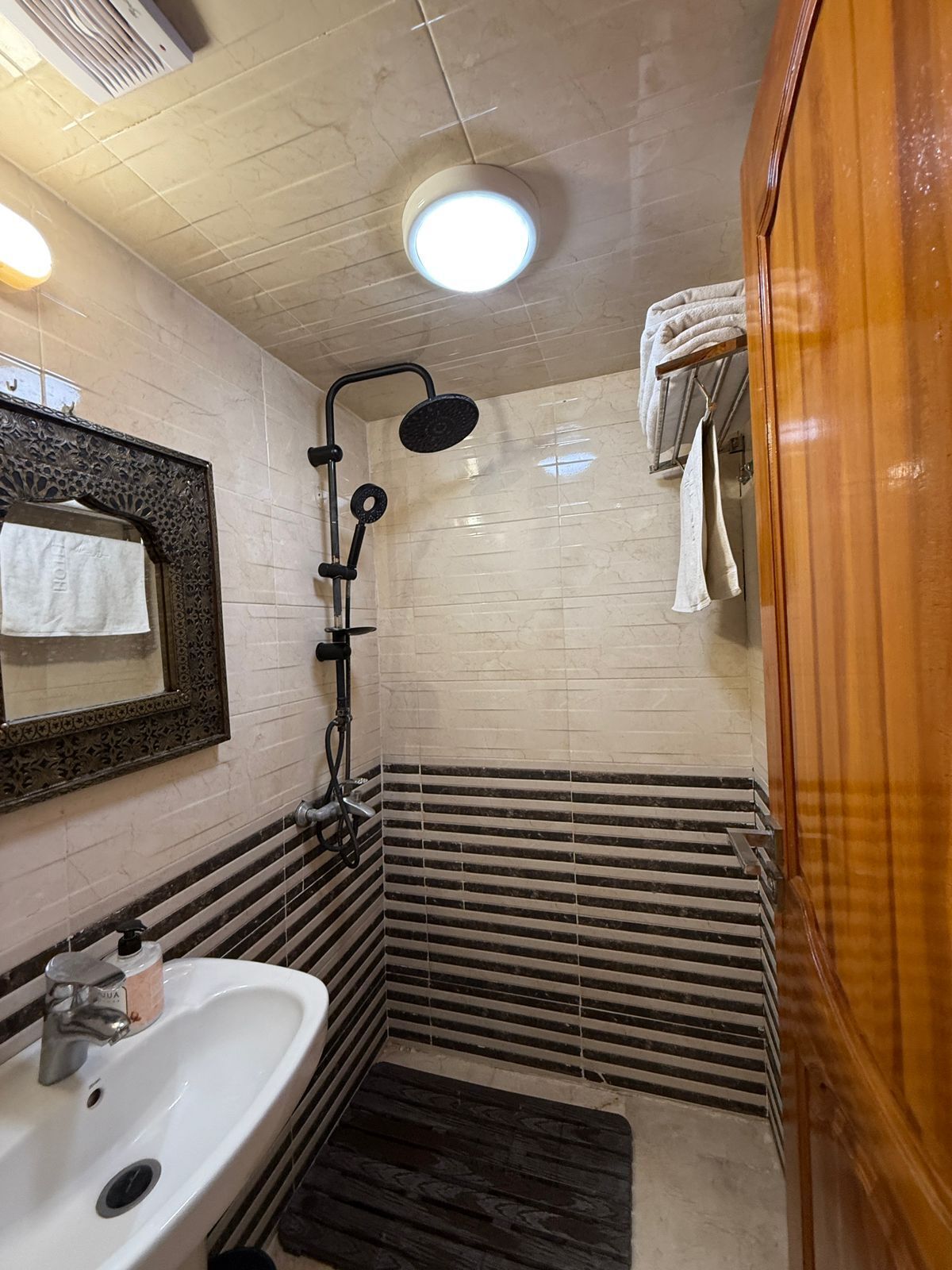 Apartment, Balcony, City View | Bathroom | Free toiletries, hair dryer, towels, soap