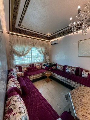 Apartment, Balcony, City View | Living area