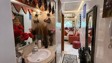 Apartment, Balcony, City View | Living area