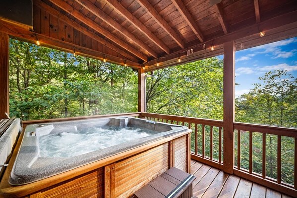 Outdoor spa tub - Lux 3BR Mountain Cabin | Hot Tub + Fire Pit (Morganton)