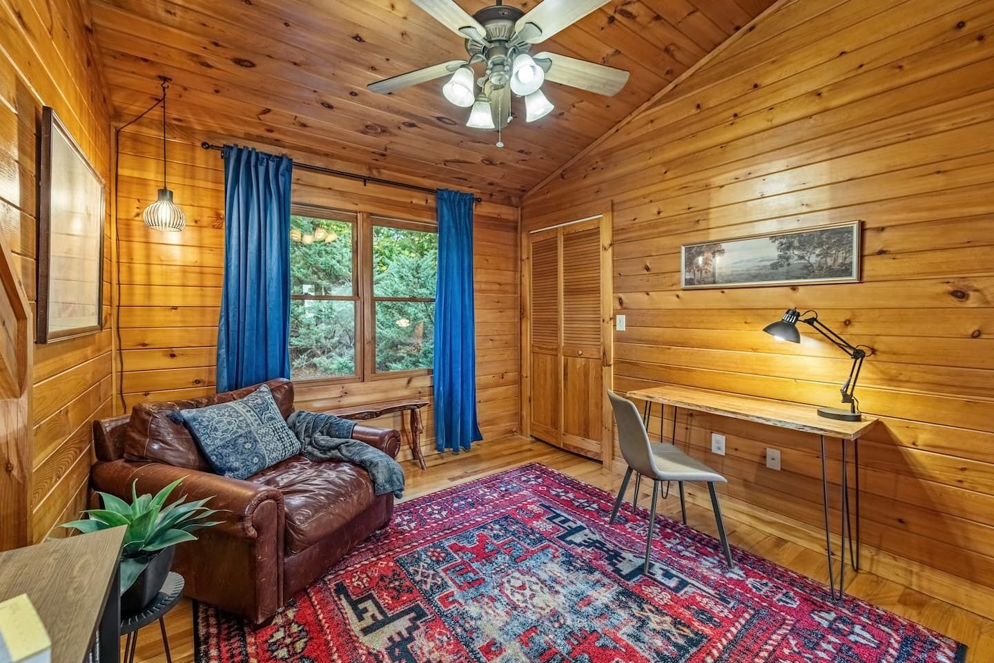 Smart TV, fireplace, DVD player, offices