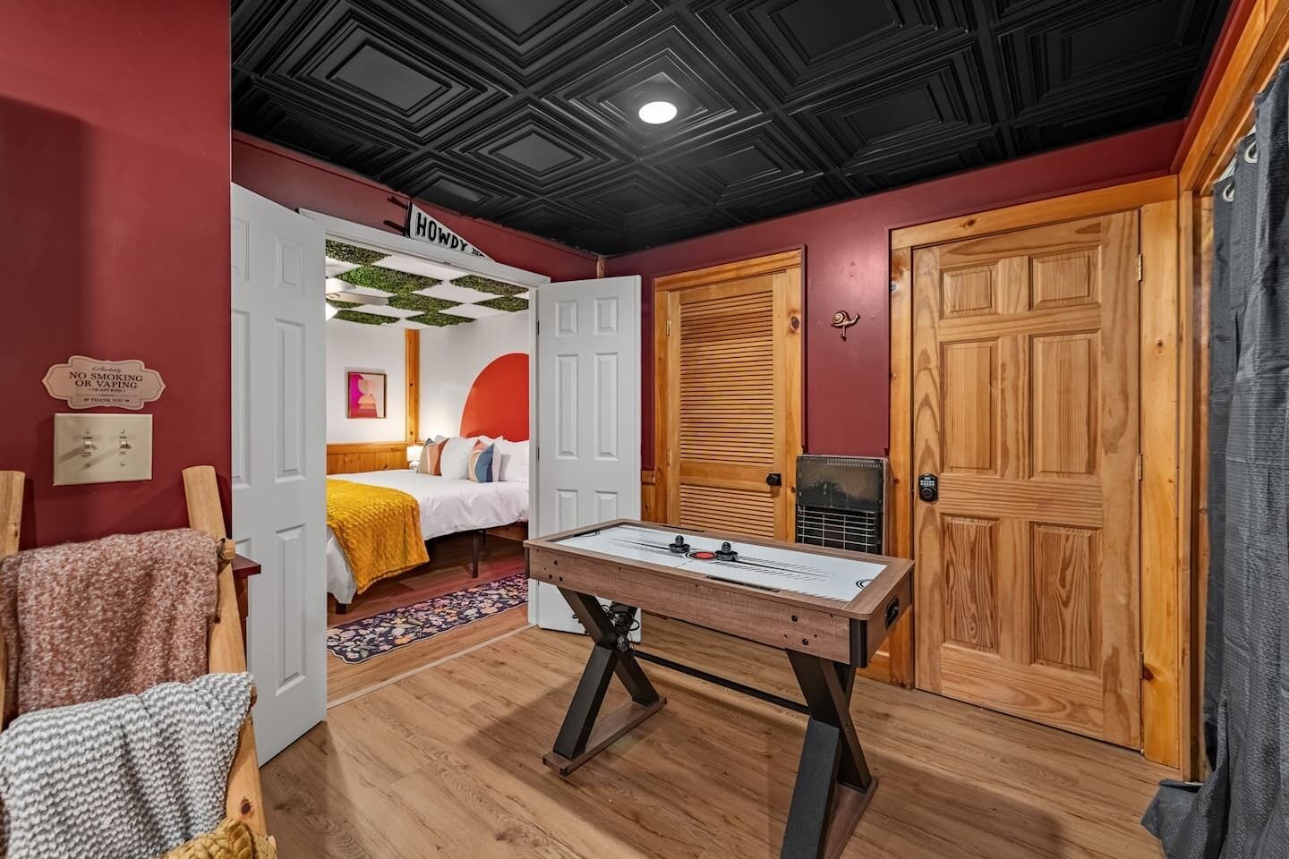 3 bedrooms, iron/ironing board, travel crib, free WiFi