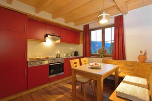 Mikrowelle, Ofen, Herdplatte, Geschirrspüler