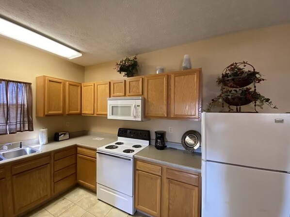 Private kitchen - ADVENTURE AWAKES - 40 (Attica)