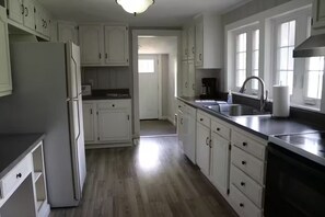 Private kitchen - HILLTOP - 50 AT SHAWNEE (Attica)