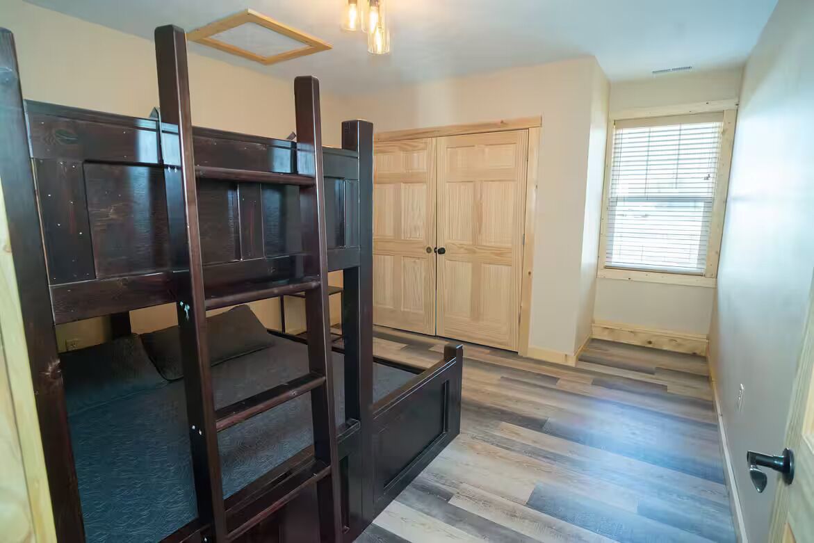 2 bedrooms, bed sheets