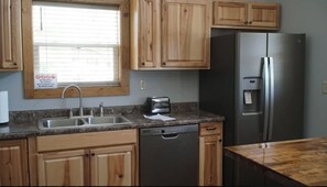 Fridge, microwave, oven, stovetop - Two Bedroom, 2 Bath Luxury Cabin (Attica)
