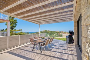 Outdoor dining - Arillas Villas Dinos (Corfu)