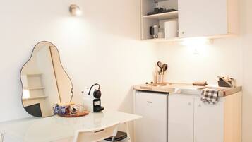 Réfrigérateur, cafetière-théière