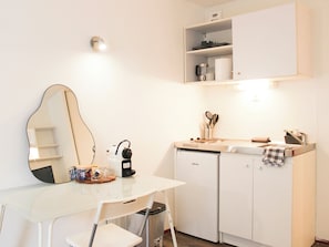 Fridge, coffee/tea maker - Practical studio in the heart of La Défense (Courbevoie)