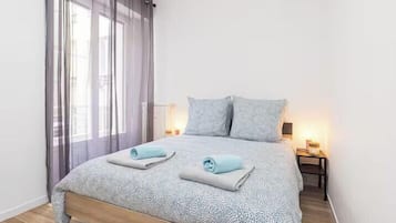 Silitysrauta/-lauta, Wi-Fi, vuodevaatteet