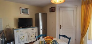 Dining - Apartment with terrace and views of the port (Fréjus)