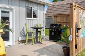 Outdoor dining - Turkey Point Cottage (Vittoria)