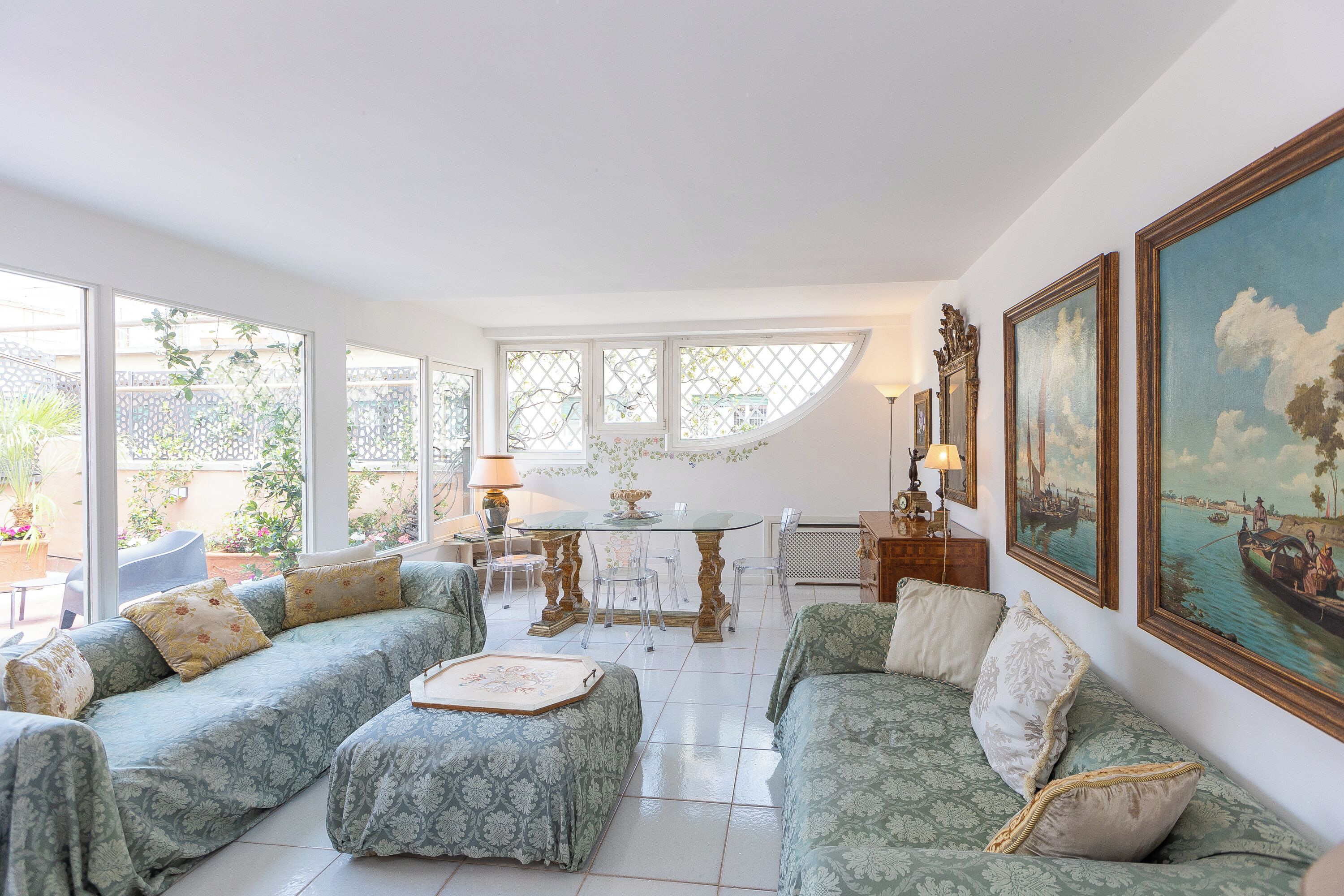 公寓 | 客廳 | 40 吋電視連衛星電視頻道